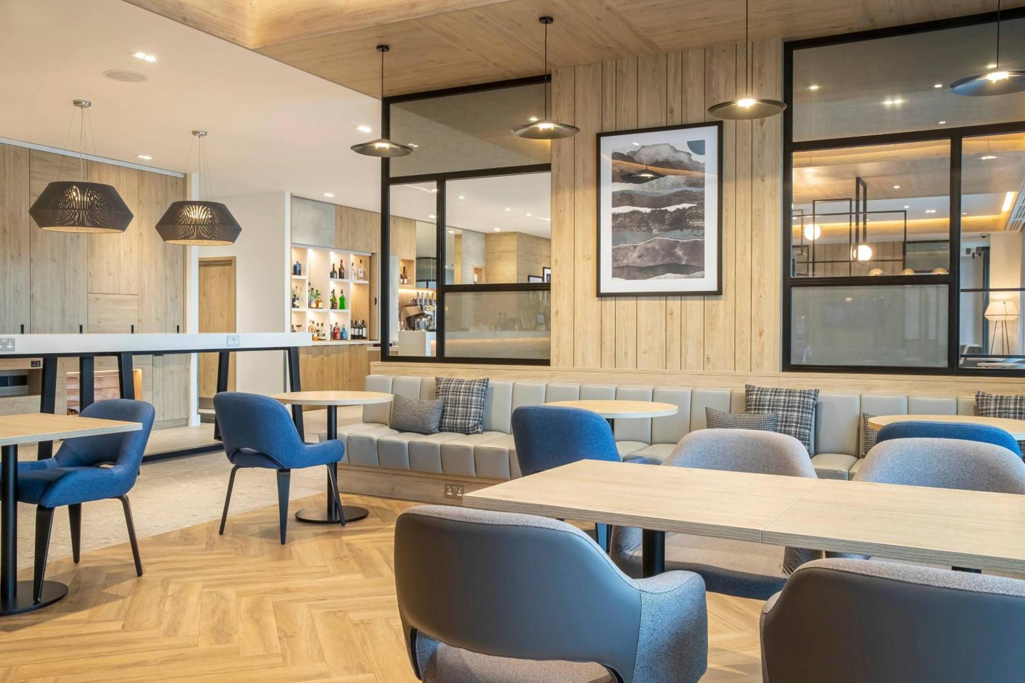 Courtyard By Marriott Inverness Airport Exterior foto