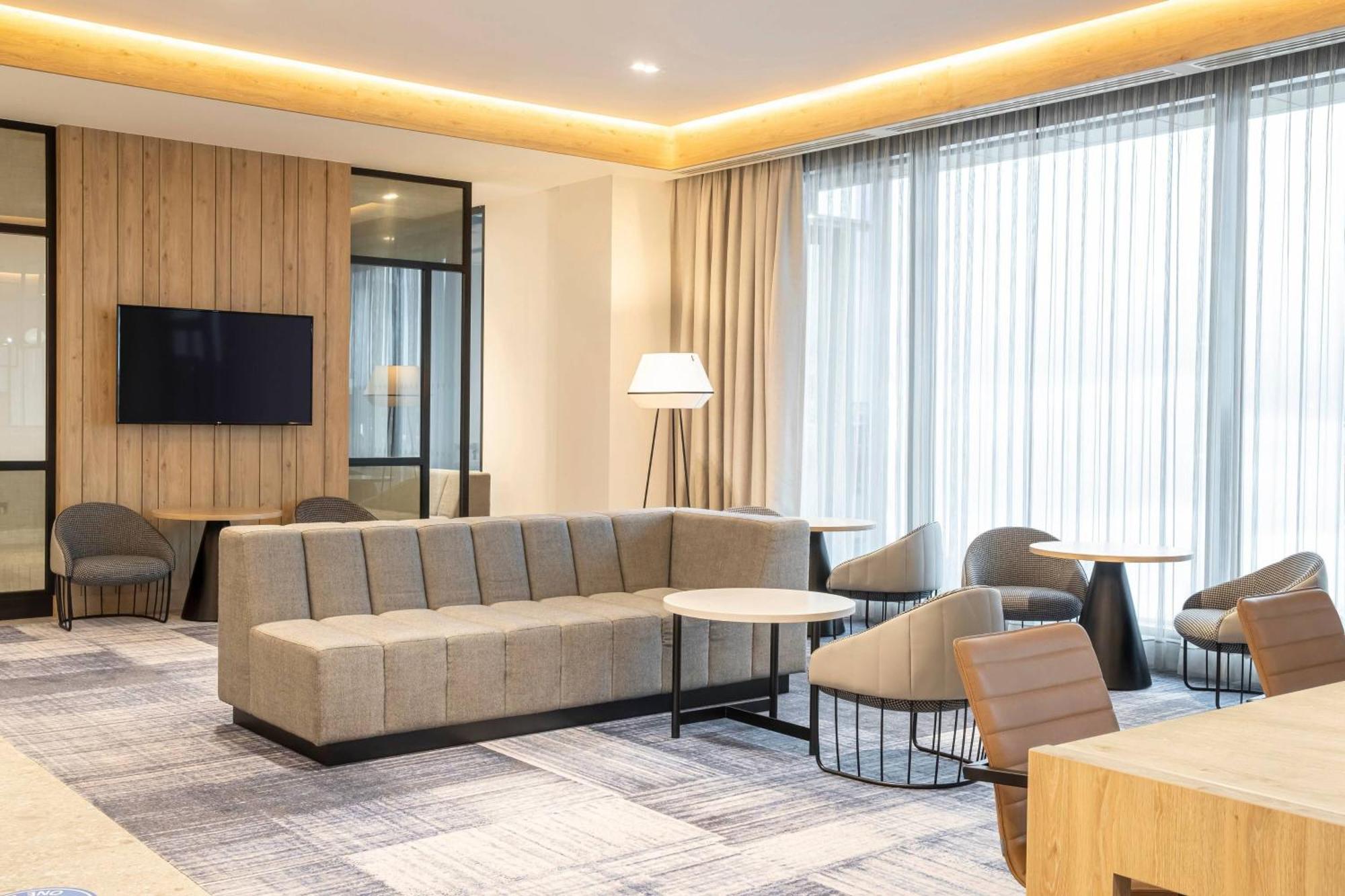 Courtyard By Marriott Inverness Airport Exterior foto