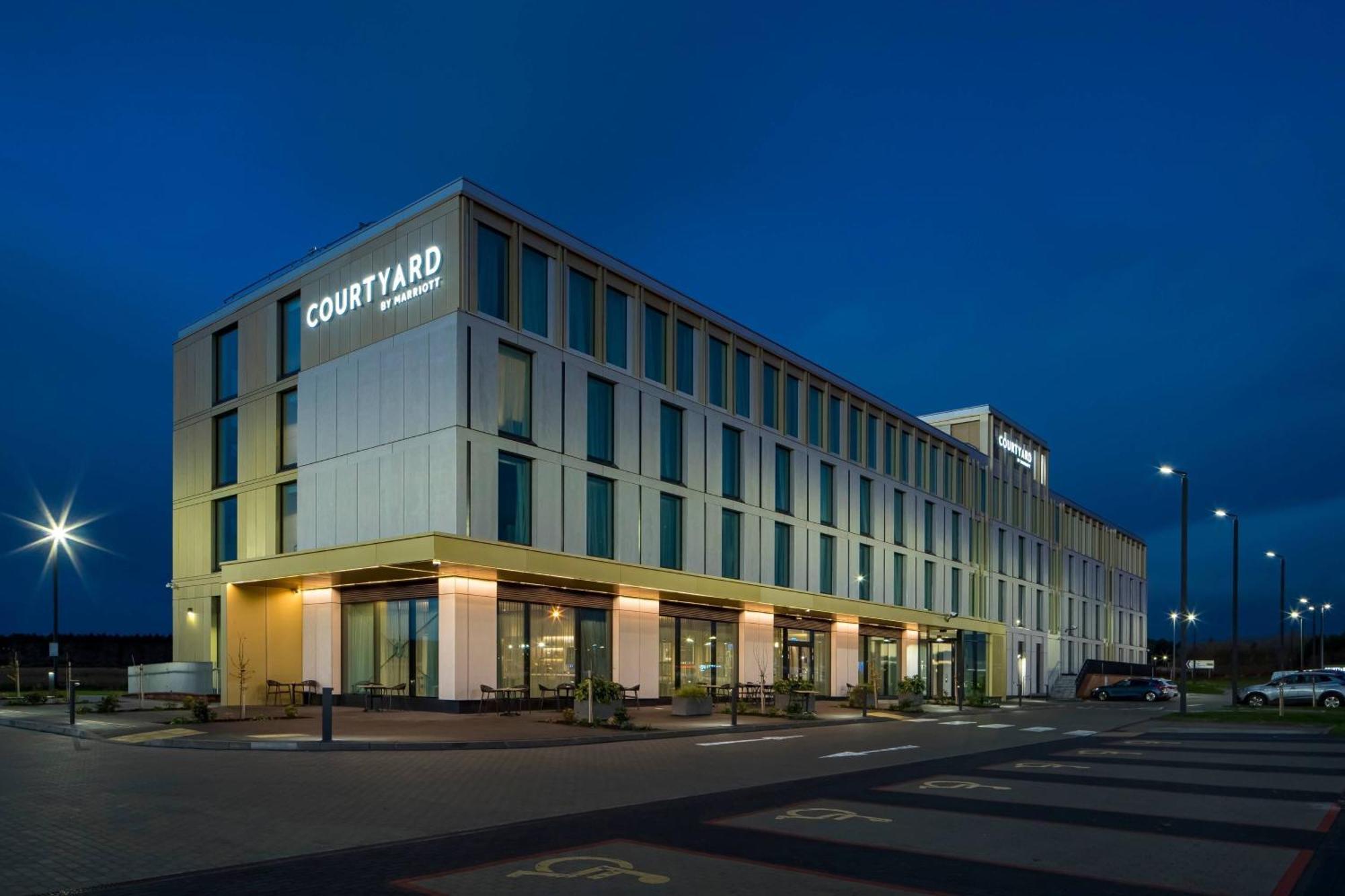 Courtyard By Marriott Inverness Airport Exterior foto